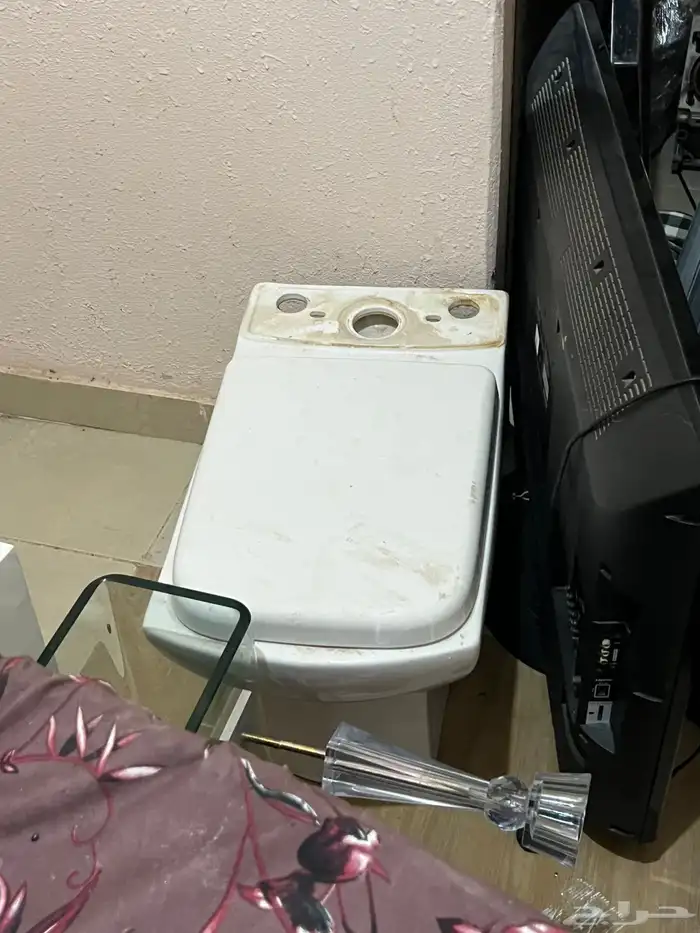 كرسي حمام مستعمل بحاله جيده وشفاط مطبخ مستعمل 7