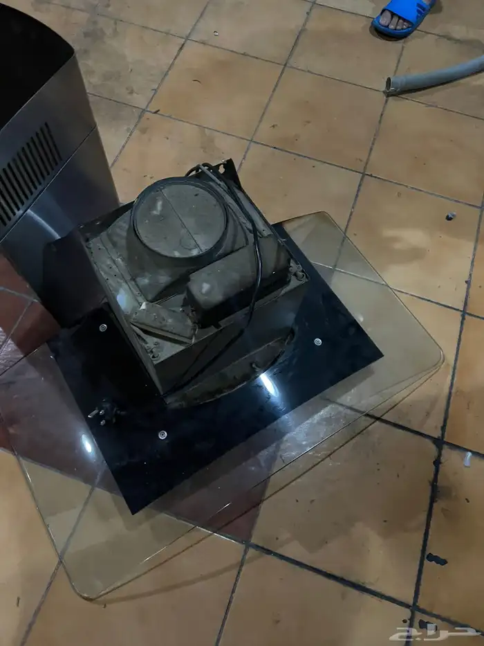 كرسي حمام مستعمل بحاله جيده وشفاط مطبخ مستعمل 2