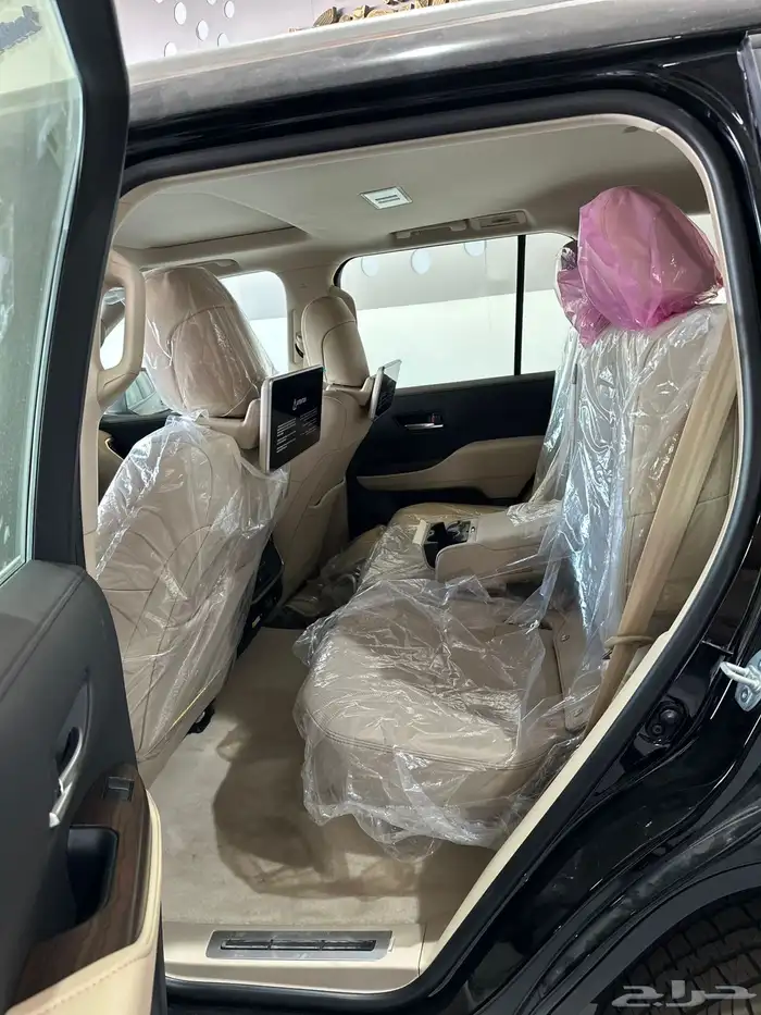 تويوتا لاندكروزر GXR فل كامل 2025 (294900) شامل الضريبة 4