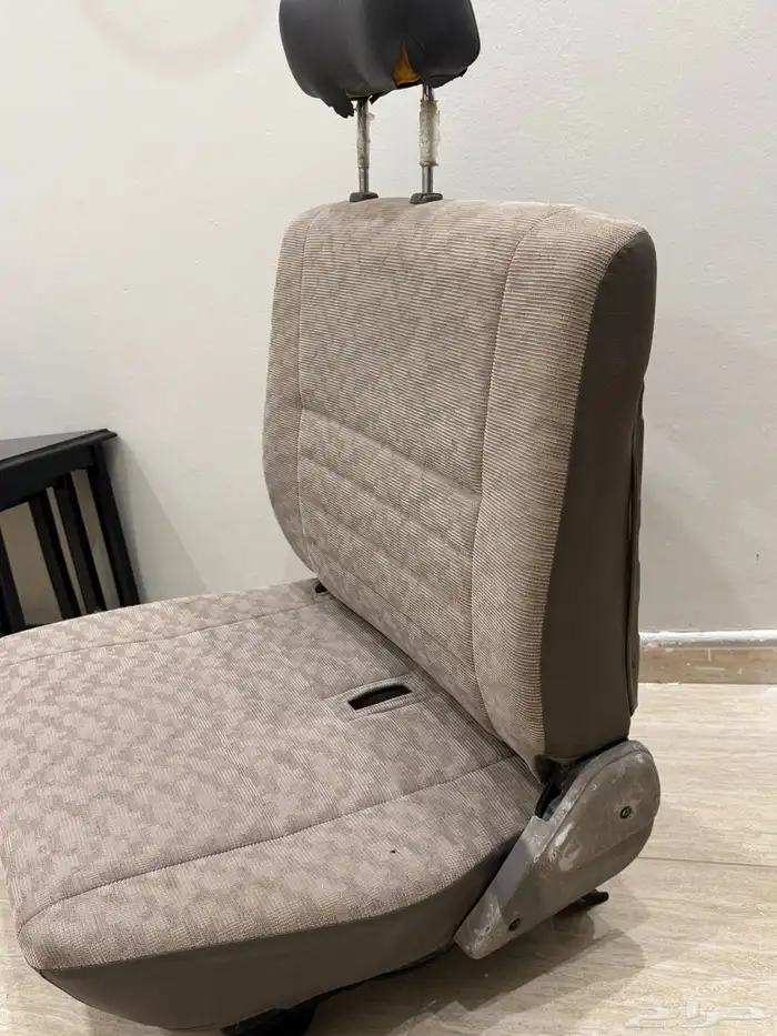 مقعدة راكب لجيب ربع 2006 وتحت وبوليسي 3