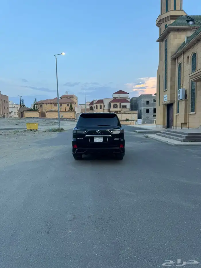 لكزس 2019 بلاك ديشن 3