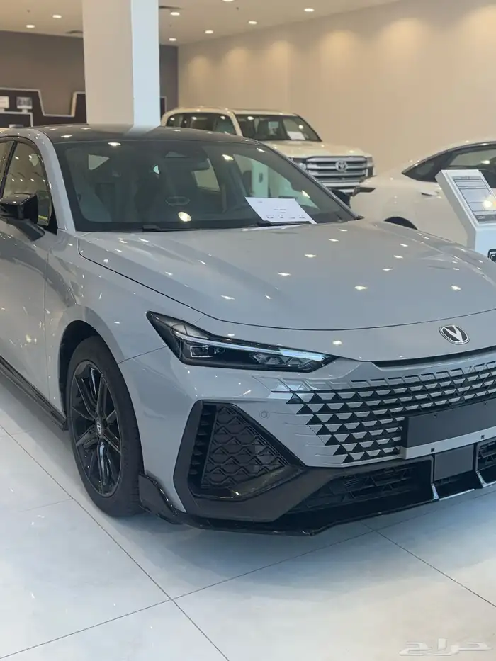 عرض حصري لشهر نوفمبر على يوني في ايليت 4