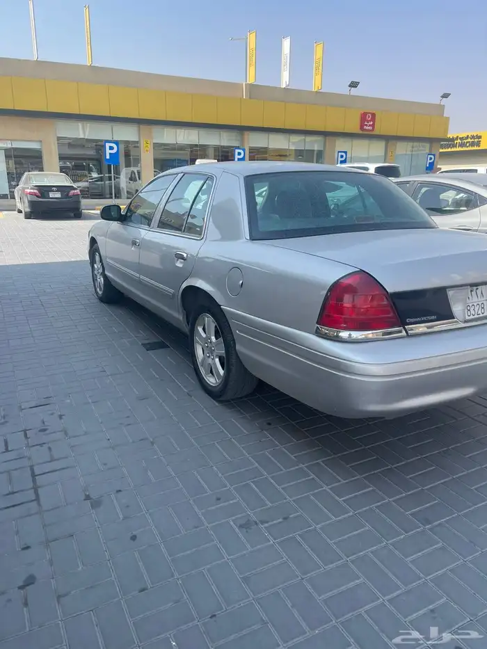 فورد فكتوريا 2011 للبيع 2