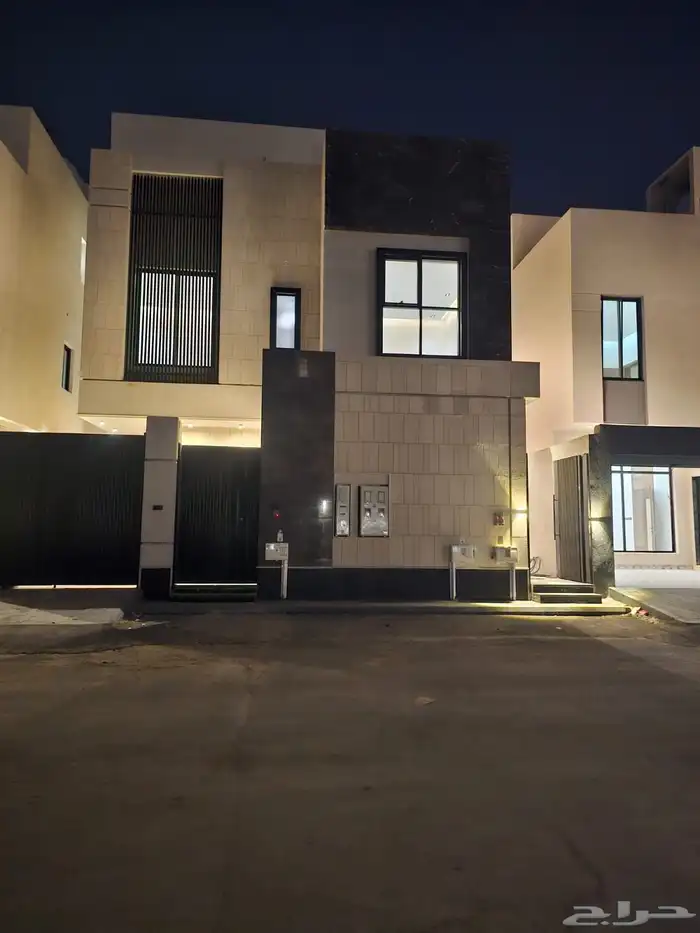 شقتين جديدة متقابلة وبصك واحد للبيع بحي الرمال 0