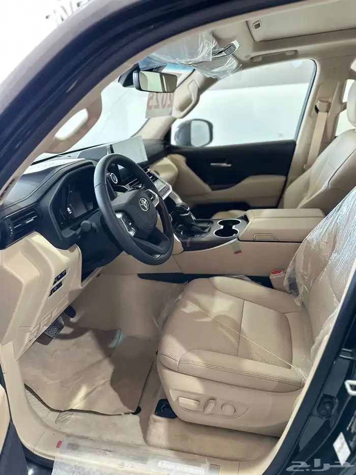 تويوتا لاندكروزر GXR فل كامل 2025 (294900) شامل الضريبة 3