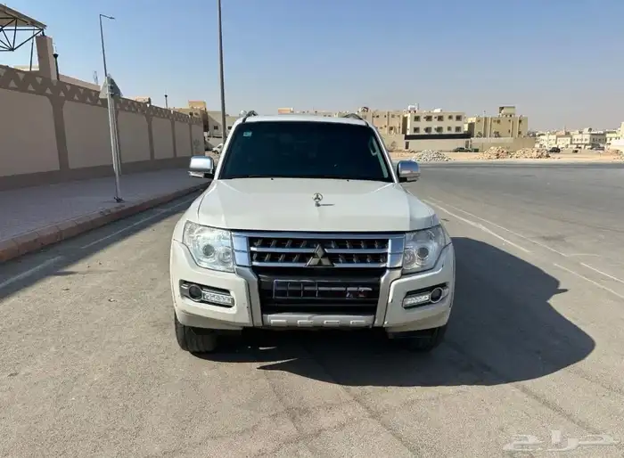 ميتسوبيشي باجيرو 2016 فل كامل علامة ذهبية 1