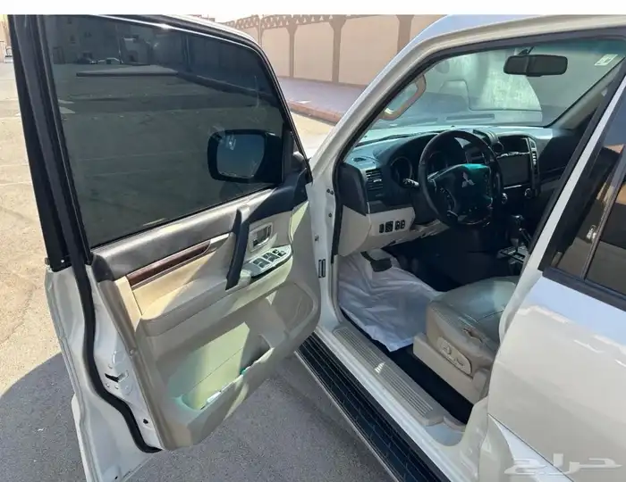 ميتسوبيشي باجيرو 2016 فل كامل علامة ذهبية 10