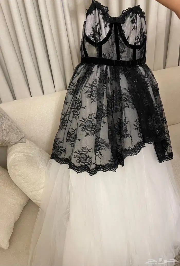 فساتين للبيع نظيفه 0