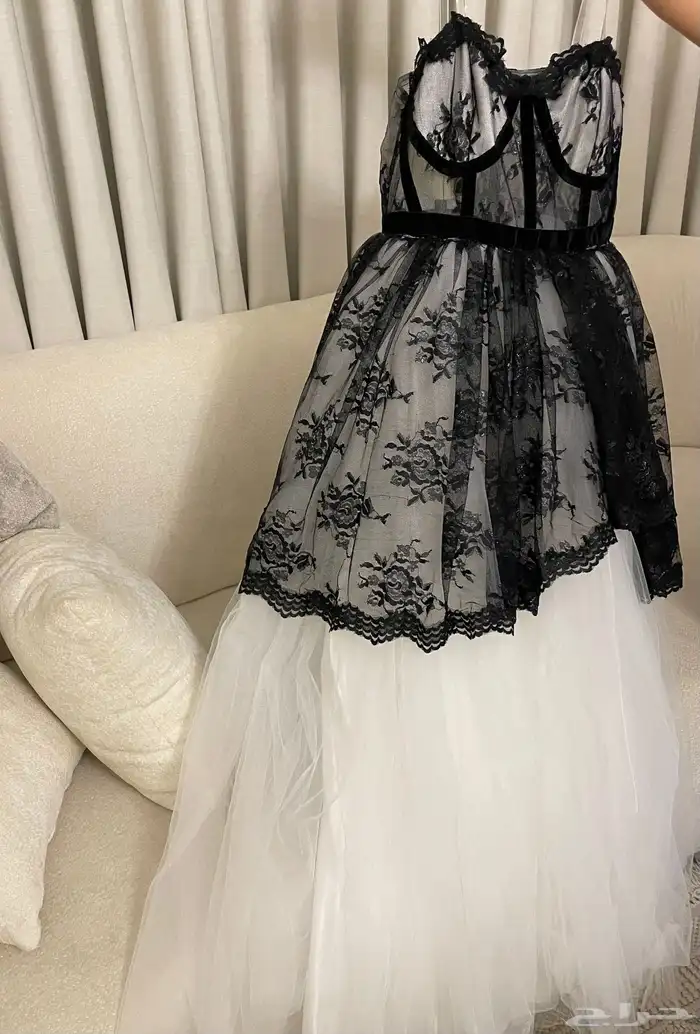 فساتين للبيع نظيفه 1