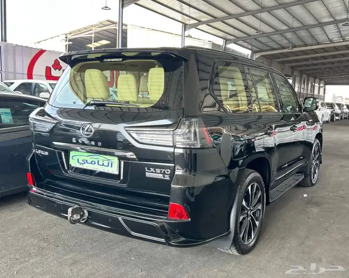 جيب لكزس2021 LX مخزن بلاك دشن عداد 35 الف كيلو 8
