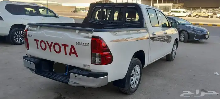 هايلوكس جي ال اكس 2023 بنزين ماشيه 3.000 4