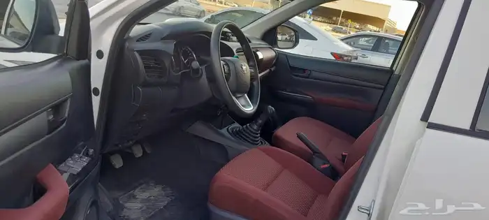 هايلوكس جي ال اكس 2023 بنزين ماشيه 3.000 8