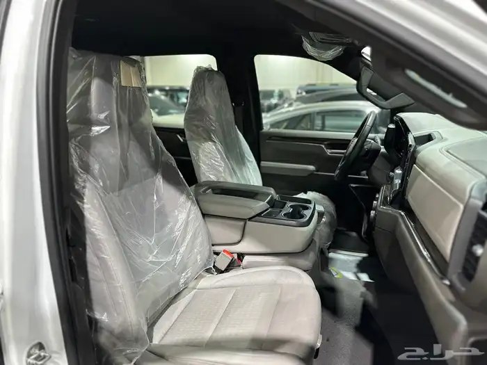 سلفرادو تريل بوس غمارتين Z71 دبل موديل 2023 12