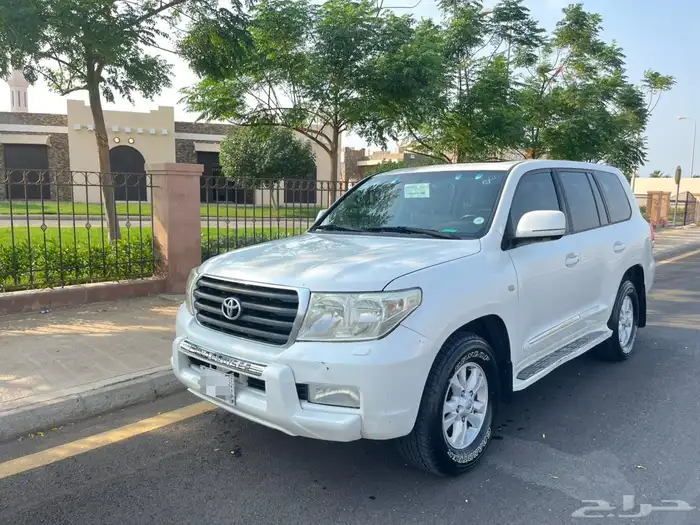 لاندكروزر 2011 1