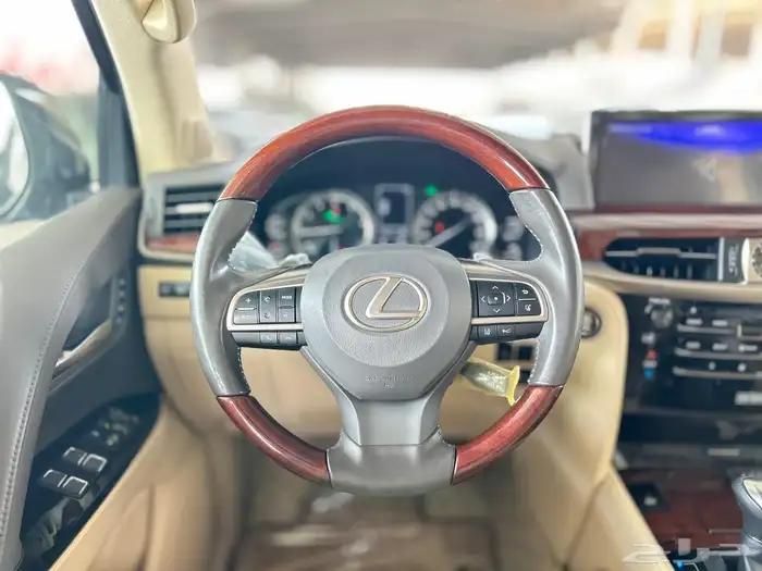 جيب لكزس2021 LX مخزن بلاك دشن عداد 35 الف كيلو 23