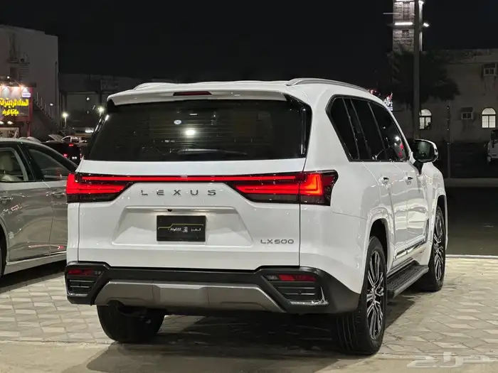 لكزس LX 600 موديل 2023 3