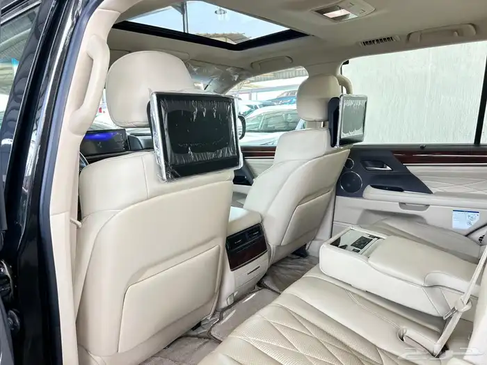 جيب لكزس2021 LX مخزن بلاك دشن عداد 35 الف كيلو 18