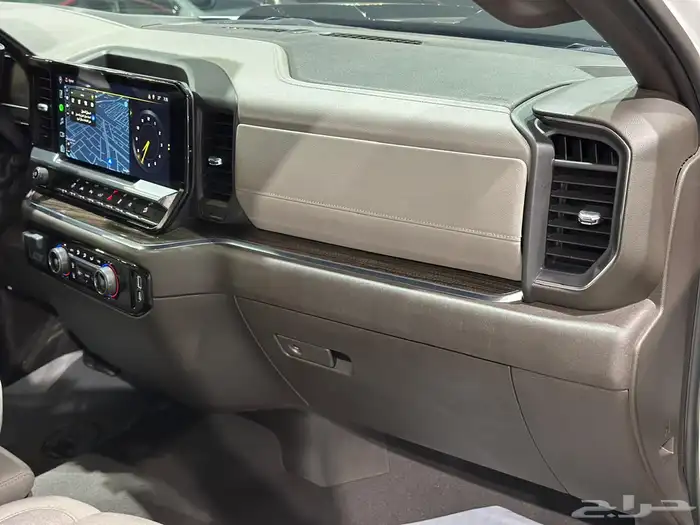 سلفرادو تريل بوس غمارتين Z71 دبل موديل 2023 13