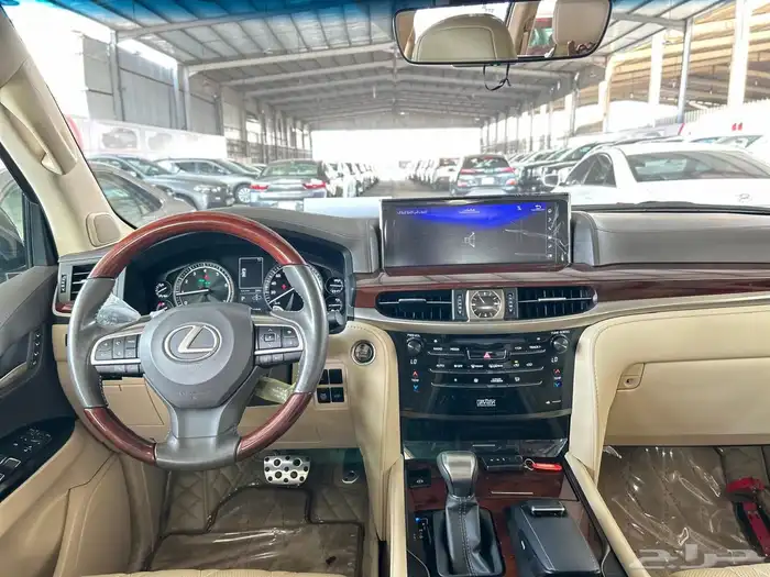 جيب لكزس2021 LX مخزن بلاك دشن عداد 35 الف كيلو 21