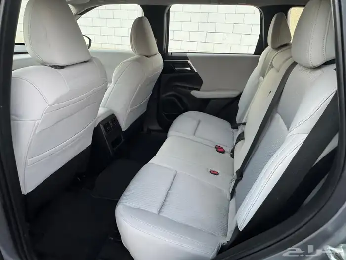 ميتسوبيشي أوتلاندر 2024 16