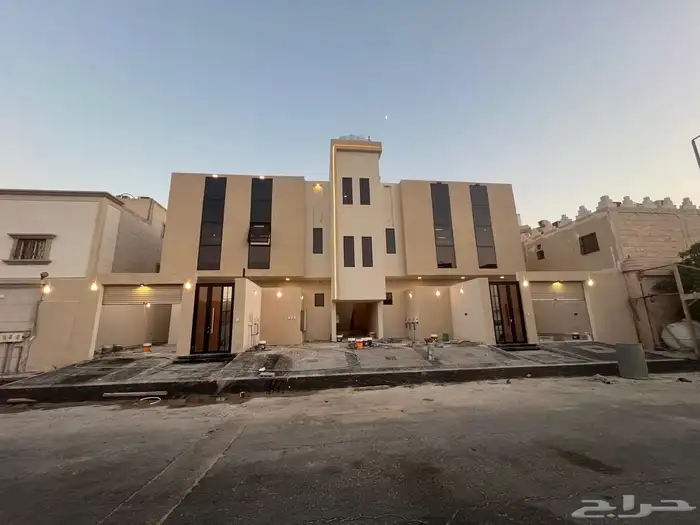 لللبيع ملحق في حي احد موقع مميز جدا 5 غرف وصاله 0