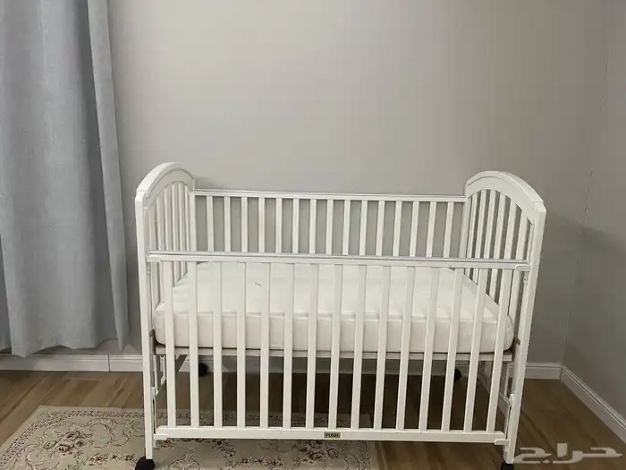 سرير اطفال شبه جديد 1