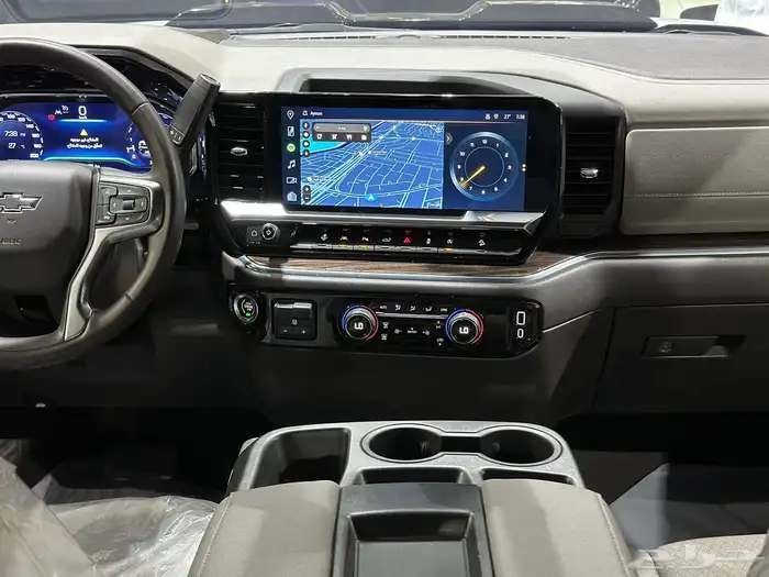 سلفرادو تريل بوس غمارتين Z71 دبل موديل 2023 16