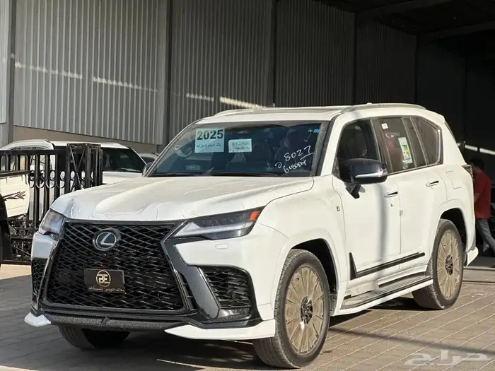 لكزس 2025 LX600 1