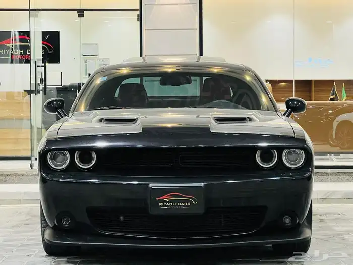 تشالنجر 2015 V6 فل كامل ( بحالة ممتازة ) 2