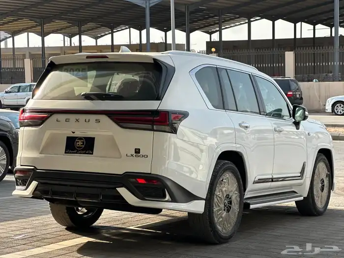 لكزس 2025 LX600 4