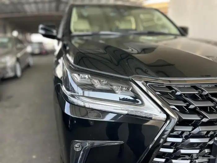 جيب لكزس2021 LX مخزن بلاك دشن عداد 35 الف كيلو 4