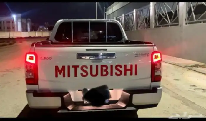 للتنازل ميتسوبيشي L200 10