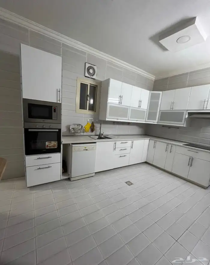 شقة مؤثثة للبيع في القيم 5