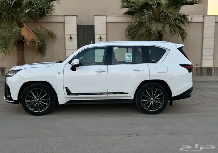 للبيع جيب لكزس اف سبورت 2022 1