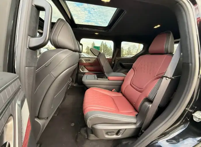 للبيع انفنيتيQX80 موديل 2025 فل كامل اعلى فئه وارد كندا 8