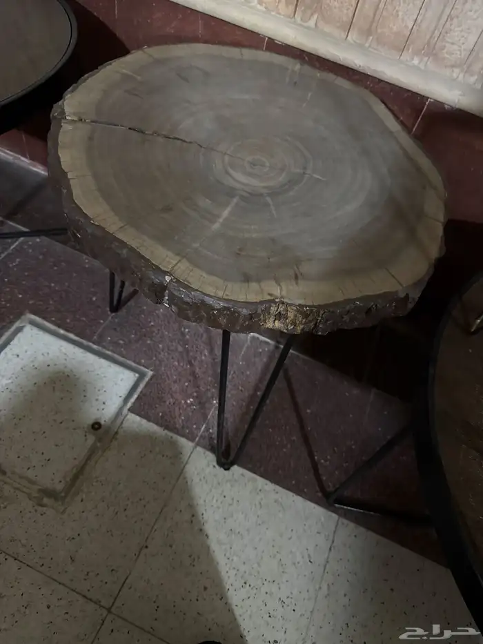 كنب 4 مفرد مع 2 طاولات 4