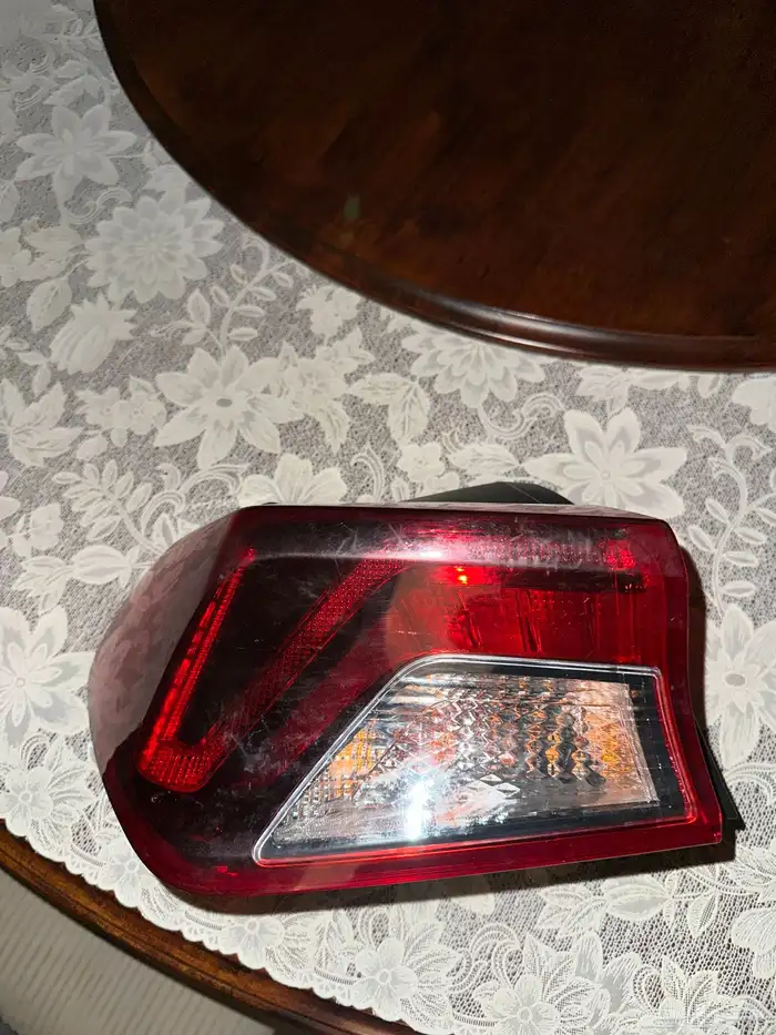 اسطب خلفي يسار K5 2021 0