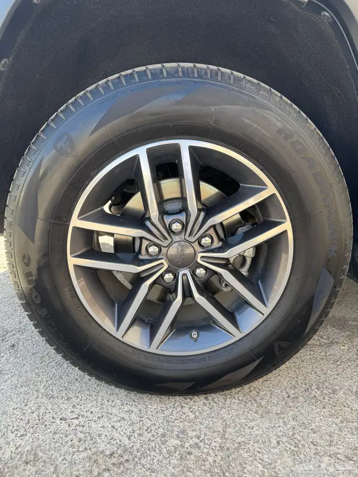 جنوط وكفرات جراند شيروكي 2019 وكالةمقاس 265 65 r18 تايلندي 1