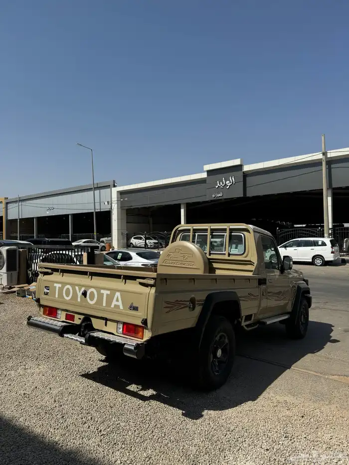 تويوتا شاص 2025 ديزل فل كامل رفرف قير عايدي سعودي جديد 5