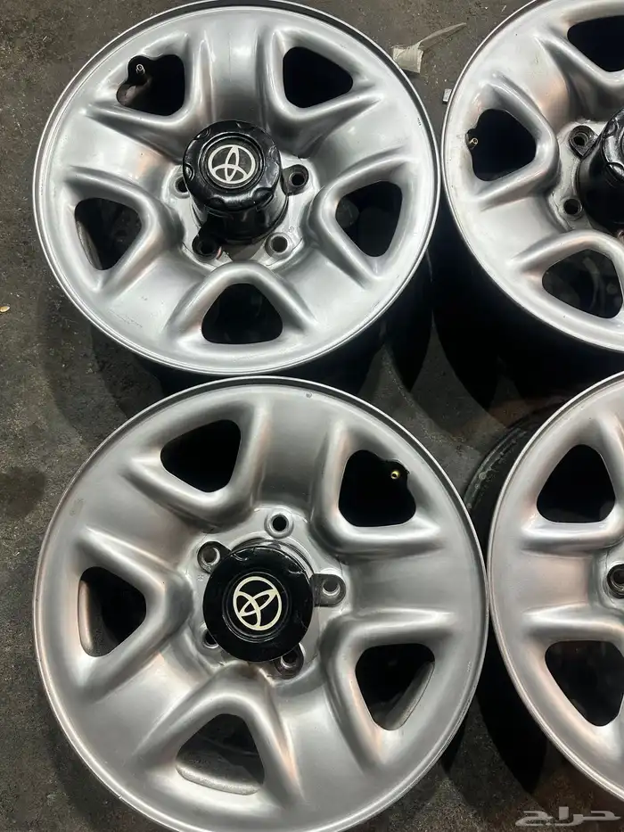 جنوط ديازل لاند كروزر اصلي وكاله  7 انش مع اكواب والصواميل 8