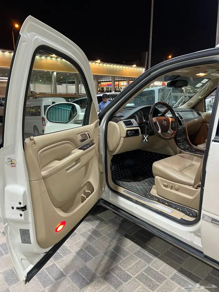 للبيع كاديلاك اسكاليد 2012 نظيف 11