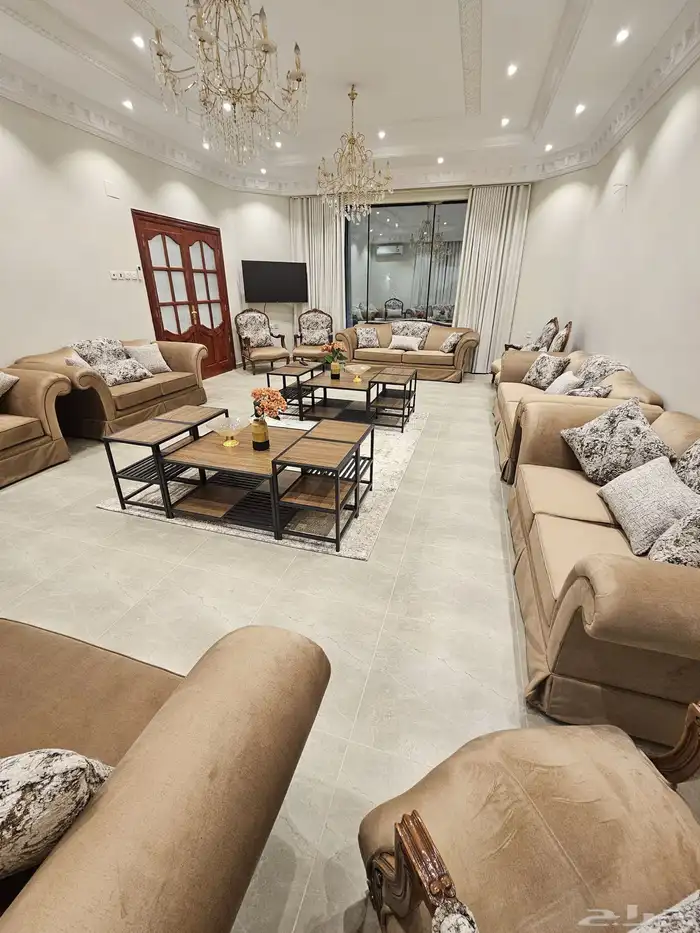 استراحة لاقينا هوم اشجار وزرع ومسبح 9