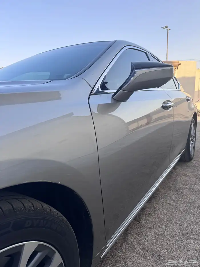 لكزز 350 ( شبه الاصفار ) 4