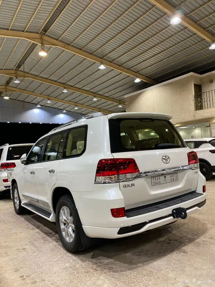 للبيع جيب جي اكس ار 2017 فل كامل عبداللطيف عداد 95 الف 8