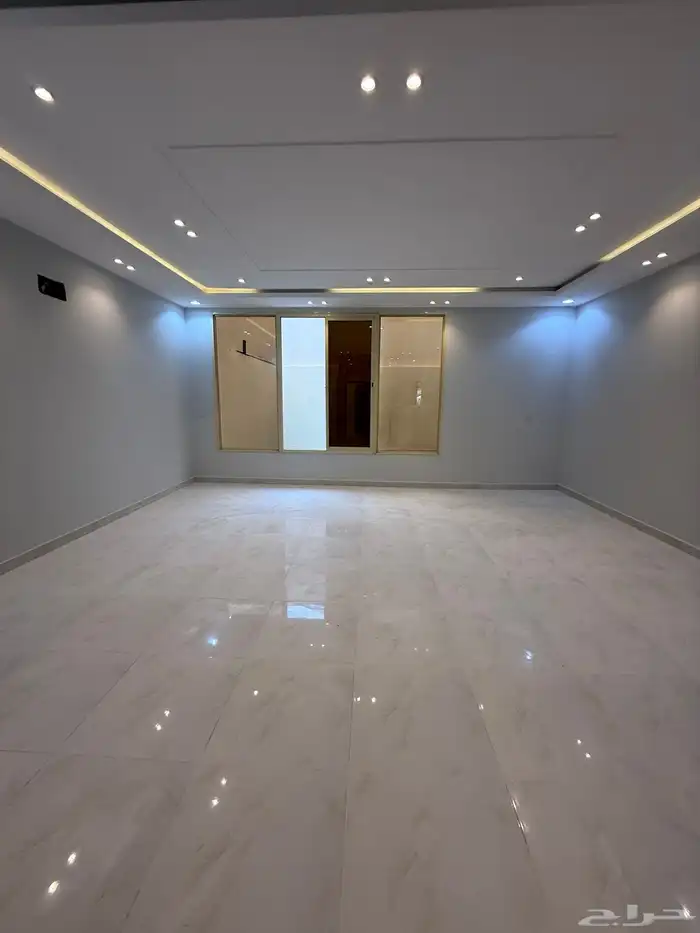 للبيع فيلا دورين وملحق بمشب ومسبح شمال خميس مشيط 850الف 9