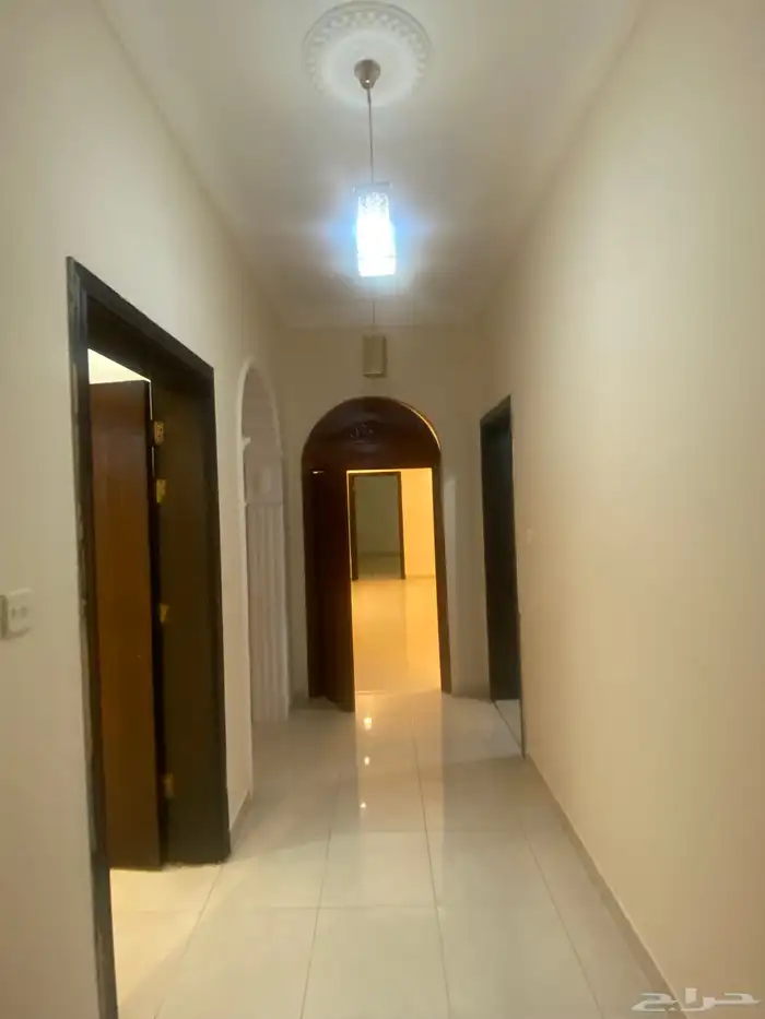 شقه للايجار بحي الصالحيه 7