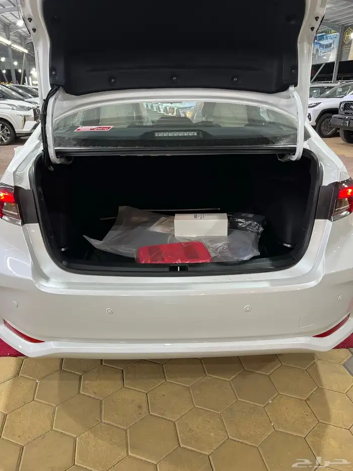 تويوتا كورولا XLi مطور جنوط 2.0 بنزين 2025 جديد 82.200 شامل 24