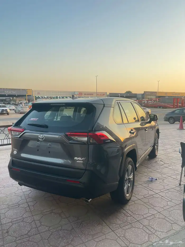 تويوتا راف فور موديل 2025 استاندر دبل 3