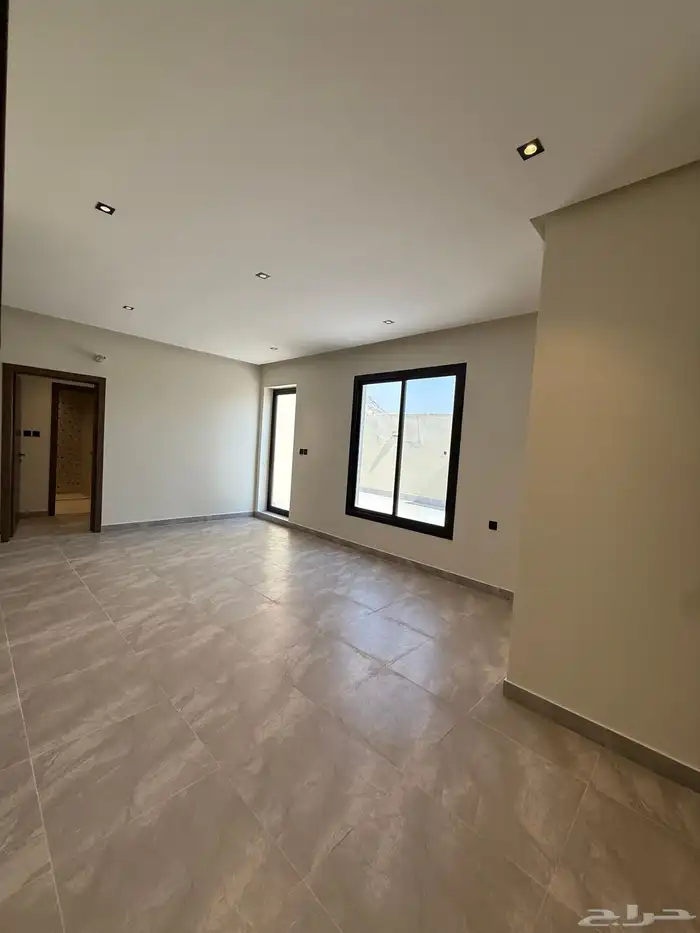 ملحق للبيع تمليك بسطح خاص في بطحاء قريش بتشطيبات مودرن فاخر 2