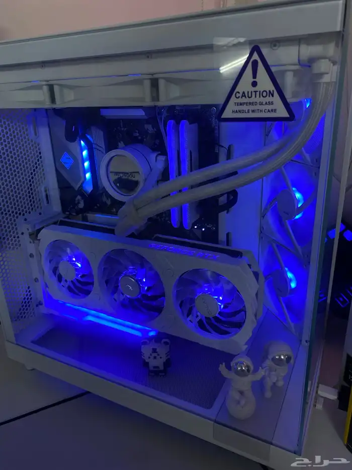 بي سي قيمنق لون ابيض 1